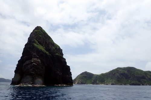 座間味　男岩